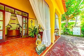 Villa Garden View بافارو